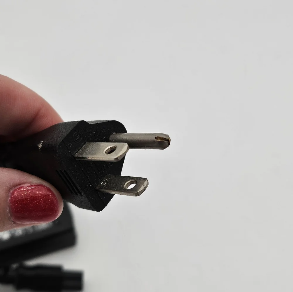 Dell 45W AC/DC 19.5v Adapter DP/N 0KXTTW - UNTESTED READ
